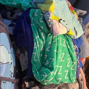 Boys listing for live